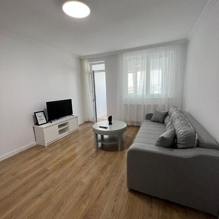 Sunny Apartment Center Suceava Exteriör bild