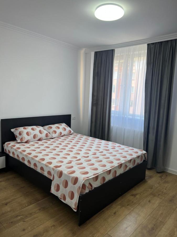 Sunny Apartment Center Suceava Exteriör bild