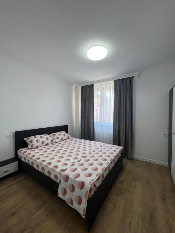 Sunny Apartment Center Suceava Exteriör bild