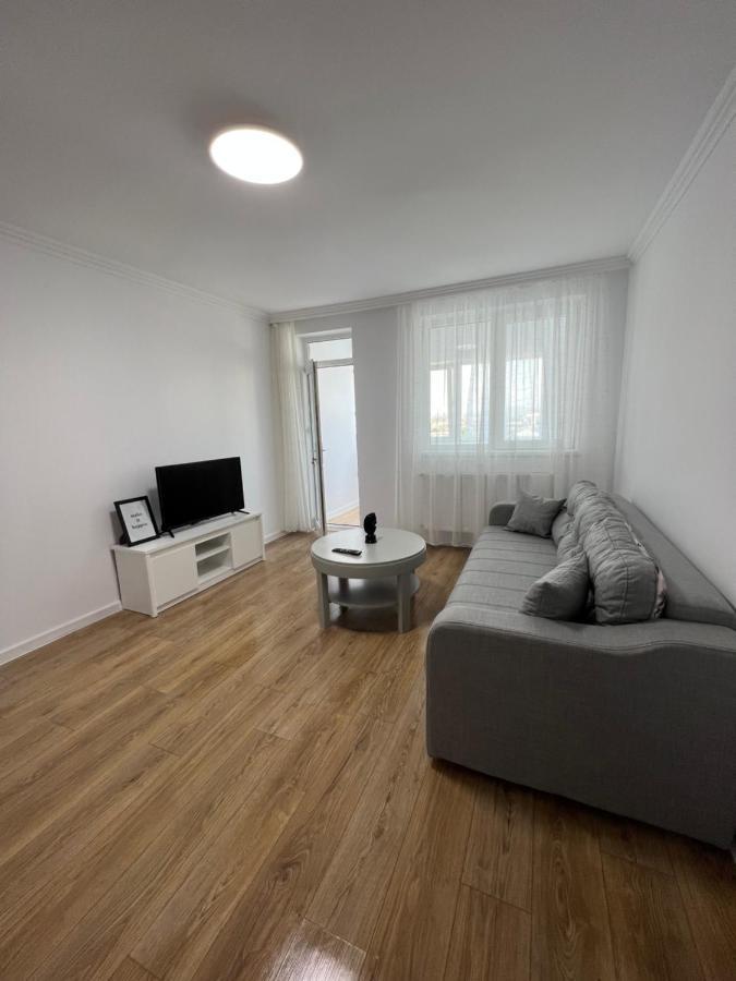 Sunny Apartment Center Suceava Exteriör bild