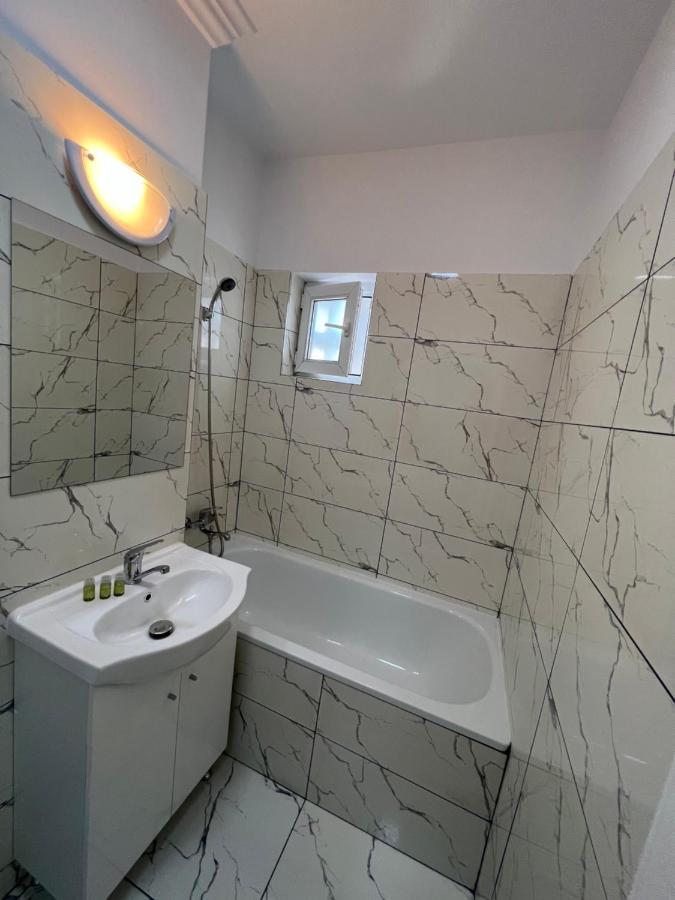 Sunny Apartment Center Suceava Exteriör bild